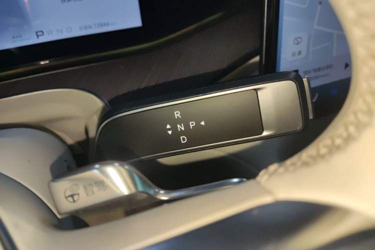 Used Denza N9 2025 Flagship Model
