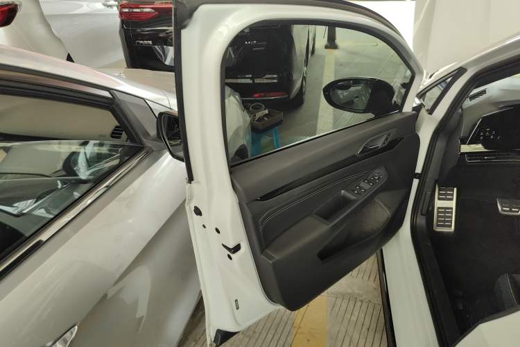 Used Volkswagen Golf 2023 280TSI DSG R-Line Lite
