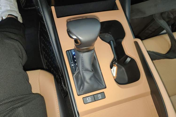 Used Lexus ES 2023 200 Excellence Edition
