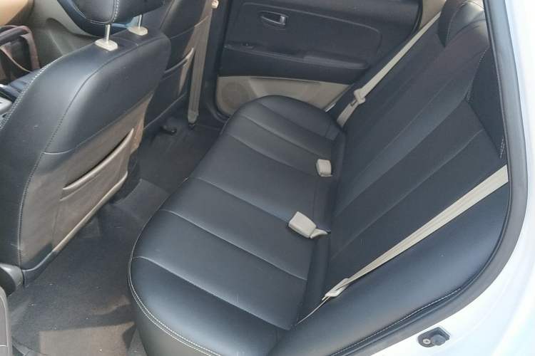 Used Hyundai Celesta 2015 1.6L Automatic Comfort Model
