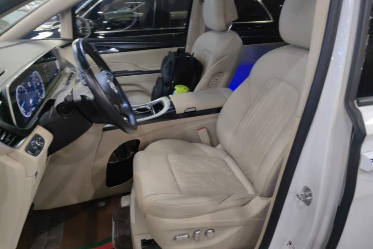 Used Buick GL8 2022 ES Land Cruiser 653T Luxury Model
