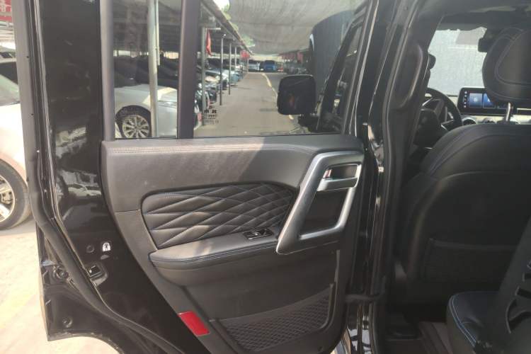 Used  BJ40 2023 2.0T Automatic Four-Wheel Drive Urban Hunter Edition Prestige Version
