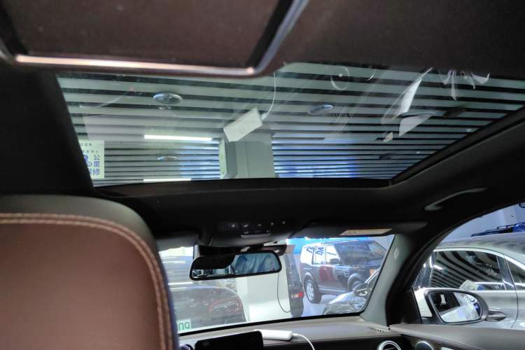 Used Mercedes-Benz GLC 2019 Facelift GLC 260 L 4MATIC Luxury Model
