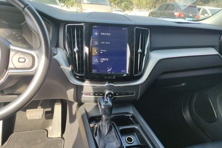 Used Volvo XC60 2019 T5 4x4 Smart Edition China VI Standard