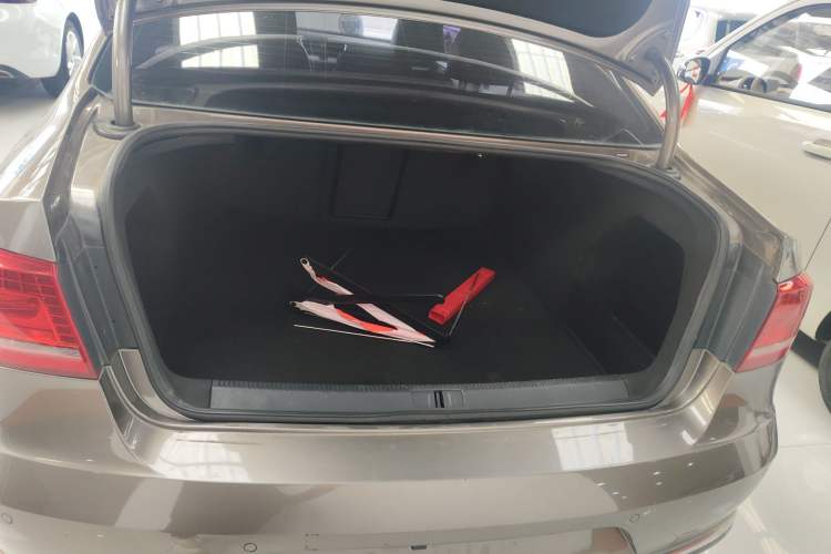 Used Volkswagen Magotan 2016 1.8TSI Smart Comfort Model
