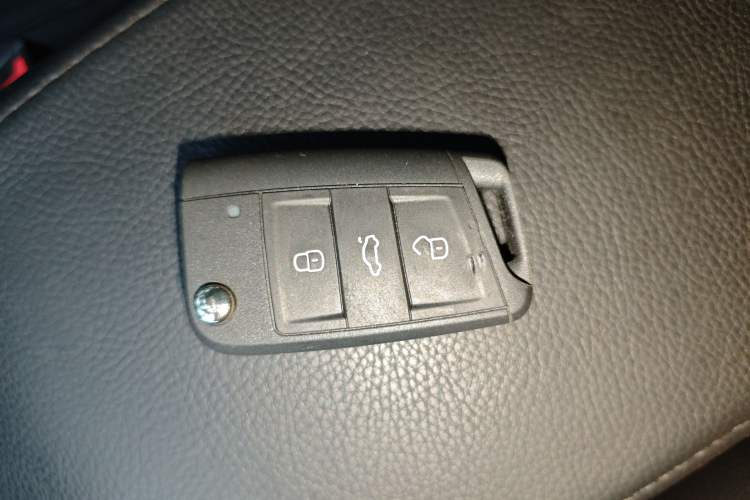 Used Jetta VS7 2023 280TSI Automatic High-Gloss Glory Edition
