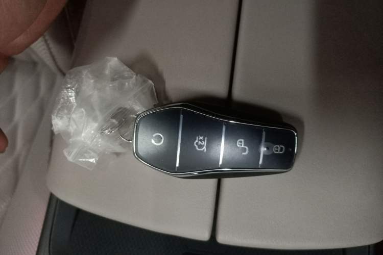 Used BYD Han 2025 EV with 701 km of Laser Radar-Enabled Intelligent Driving
