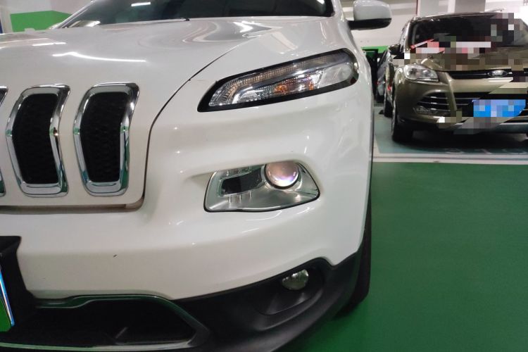 Used  Cherokee 2017 2.4L Leading Smart Edition
