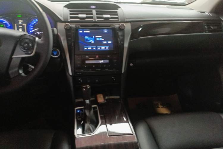 Used Toyota Camry 2016 Dual-Engine 2.5 HG 10th Anniversary Deluxe Navigation Edition
