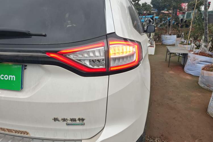 Used Ford Edge 2016 EcoBoost 245 Two-Wheel-Drive Titanium 7-Seater
