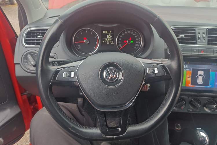 Used Volkswagen Polo 2016 1.6L Automatic Comfort Model
