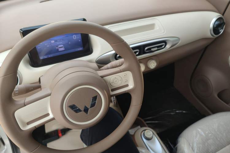 Used Wuling Hongguang MINIEV 2025 Four-Door Version Advanced Edition
