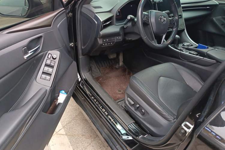 Used Toyota Avalon 2022 2.0L XLE Premium Edition