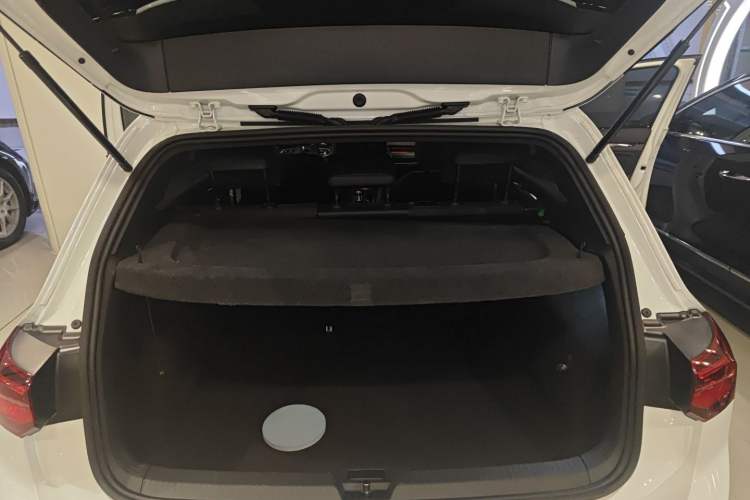 Used Volkswagen Golf 2023 Facelift 280TSI DSG R-Line Lite