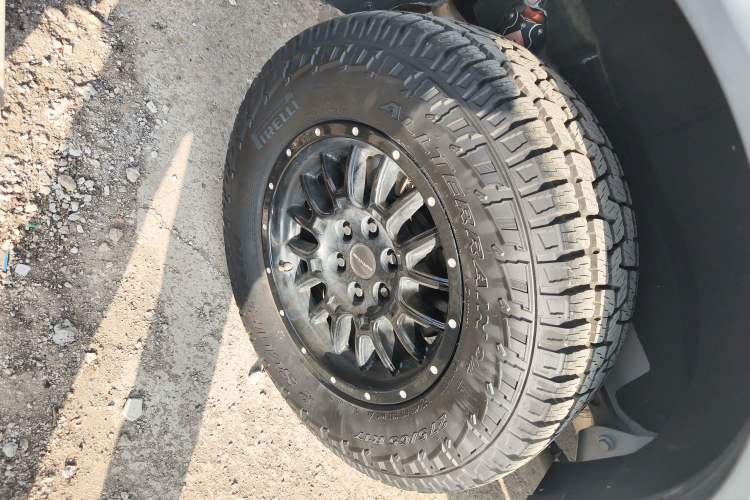 Used SAIC MAXUS D90 Pro 2022 Facelift 2.0T Diesel 4x4 Amazon Edition 7-Seater
