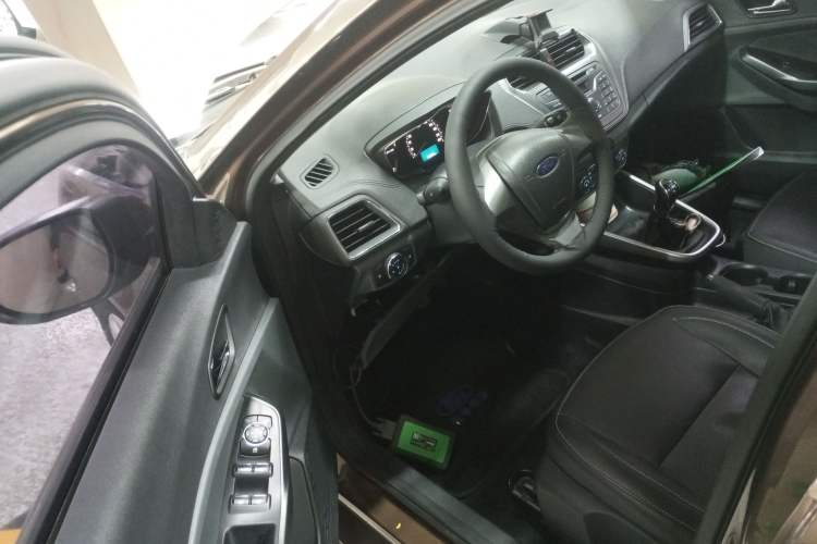 Used Ford Escort 2015 1.5L Manual Fashion Edition
