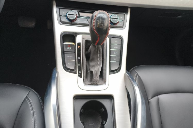 Used Geely Auto Emgrand X7 Sport 2018 1.8TD Automatic Two-Wheel Drive Smart Connect 4G Internet Edition
