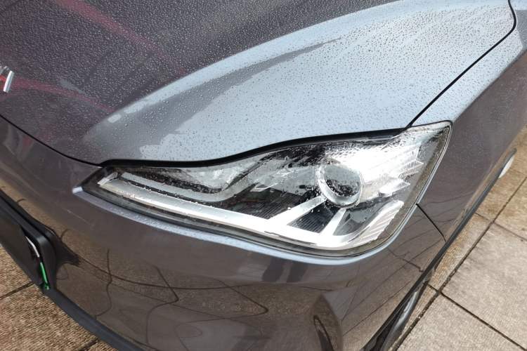 Used NETA V 2022 Chao 300 Lite Ternary Lithium