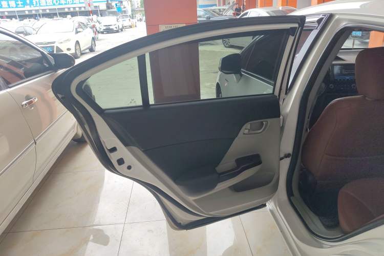 Used Honda Civic 2016 1.8L Automatic Comfort Version
