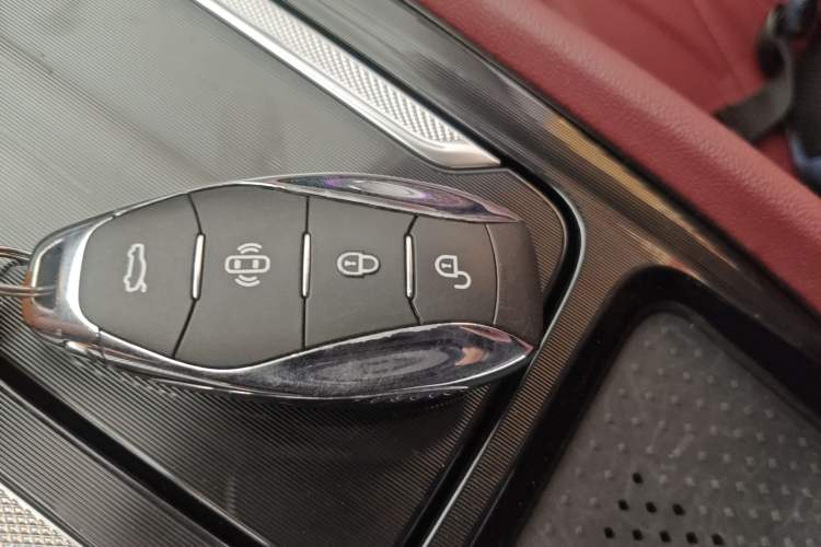 Used Hongqi H5 2023 2.0T Automatic Smart Connect Flagship Edition