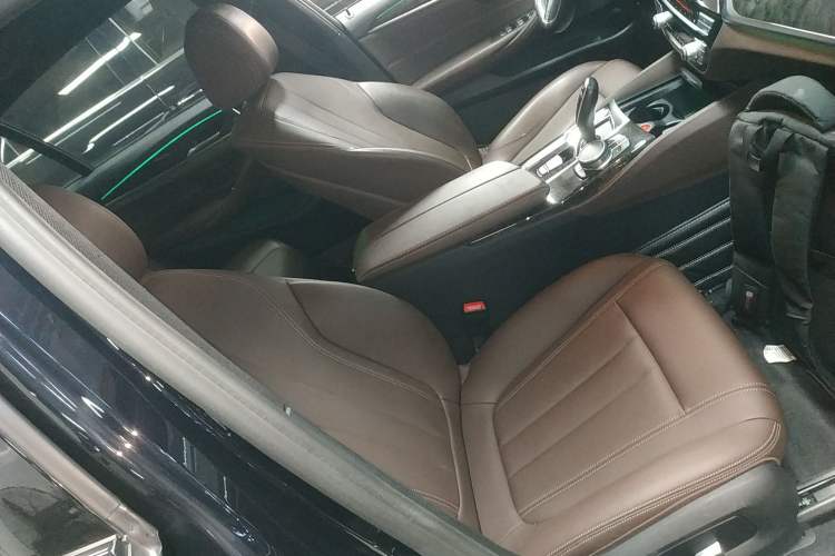 Used BMW 5 Series 2019 Restyled 525Li M Sport Package
