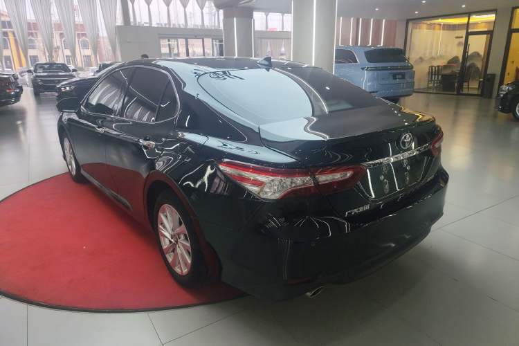 Used Toyota Camry 2021 2.0G Luxury Edition
