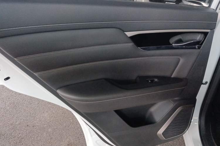 Used Venucia Star 2023 260T Starful Achievement Edition Pro
