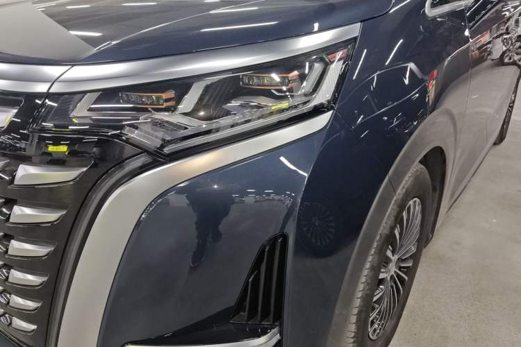 Used Denza D9 2024 DM-i 980 Four-Wheel Drive Flagship Model
