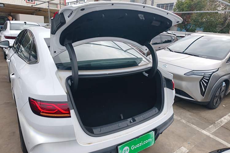 Used BYD Qin L 2025 DM-i Smart Drive 120KM Leading Model