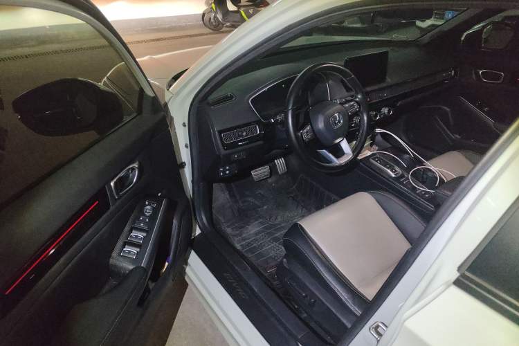 Used Honda Civic 2023 2.0L eHEV Swift Edition
