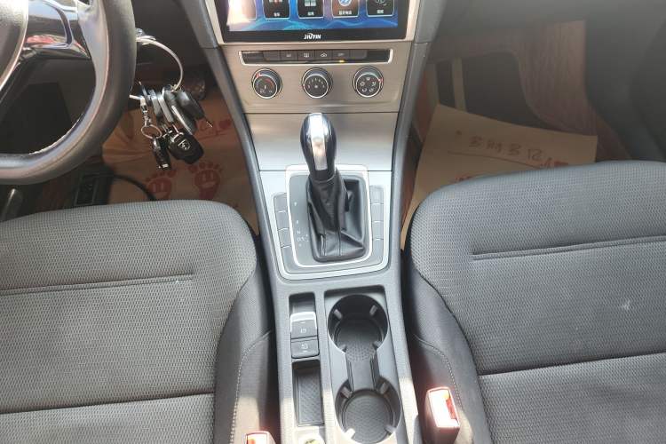 Used Volkswagen Golf 2015 1.4TSI Automatic Comfort Model
