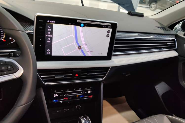 Used Volkswagen Tiguan L 2024 Outstanding Model 330TSI Automatic Two-Wheel Drive R-Line Dragon Glory Edition
