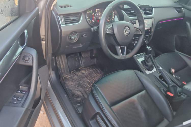 Used Skoda Octavia 2019 1.5L Automatic SmartDrive Comfort Edition China VI Standard
