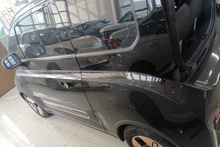 Used Baojun KiWi EV 2021 Artist Model Lithium Iron Phosphate
