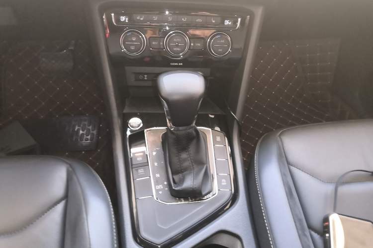 Used Volkswagen Tiguan L 2017 330TSI Automatic Two-Wheel Drive Luxury Edition
