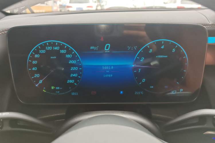 Used Mercedes-Benz GLC 2024 Facelifted GLC 260 L 4MATIC Luxury Version 5 Seats
