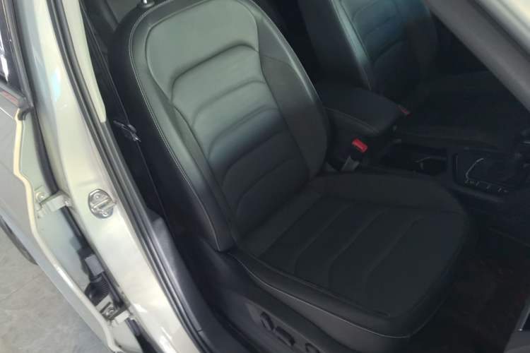 Used Volkswagen Tiguan L 2021 330TSI Automatic Two-Wheel Drive Smart Edition