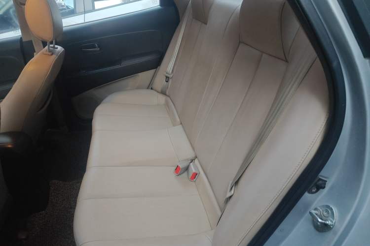 Used Hyundai Celesta 2015 1.6L Automatic Comfort Model
