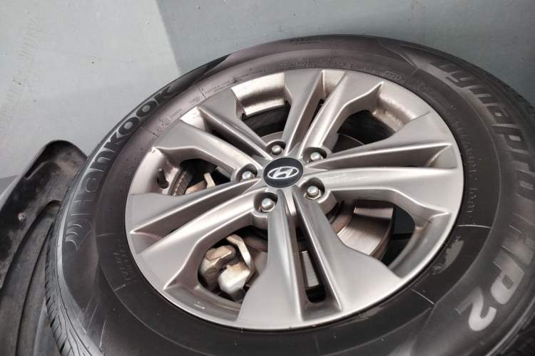 Used Hyundai Santa Fe 2013 2.4L Automatic Two-Wheel Drive Smart Version
