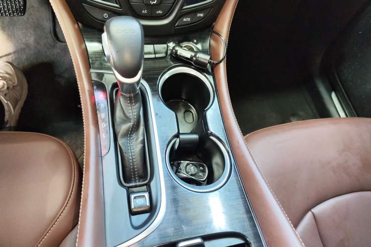 Used Buick Envision 2019 20T Two-Wheel Drive Luxury Version China VI Standard
