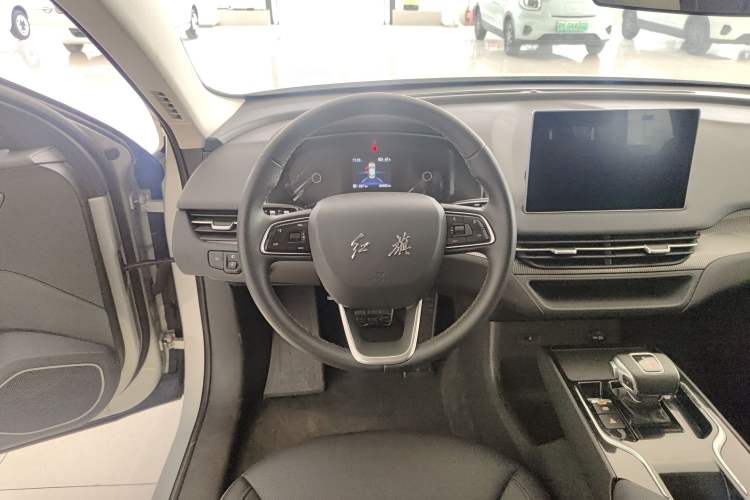 Used Hongqi E-QM5 2022 431 km Charge & Enjoy Edition