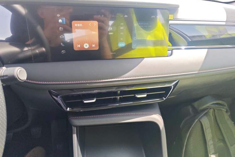 Used Roewe i5 2023 1.5L Manual Comfort Edition
