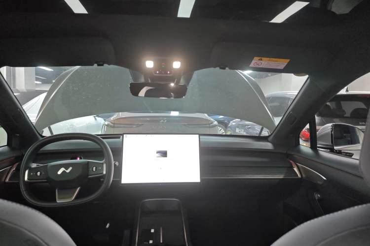 Used ONVO L60 2024 60 kWh Rear-Drive Version