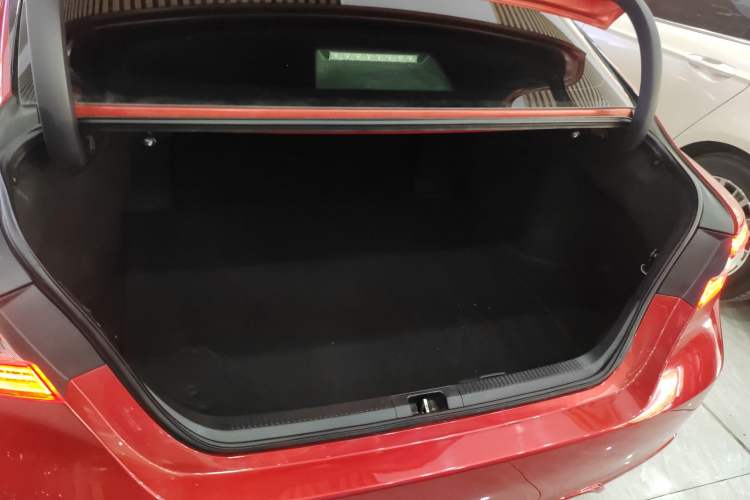 Used Toyota Camry 2019 2.0S FENGSHANG Version China VI Standard
