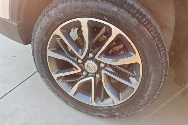 Used Baojun 730 2017 1.5T Manual Prestige Version 7 Seats