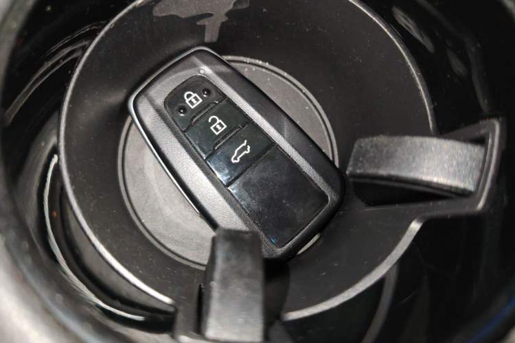 Used Toyota Avalon 2019 Dual-Engine 2.5L Luxury Edition China VI Standard
