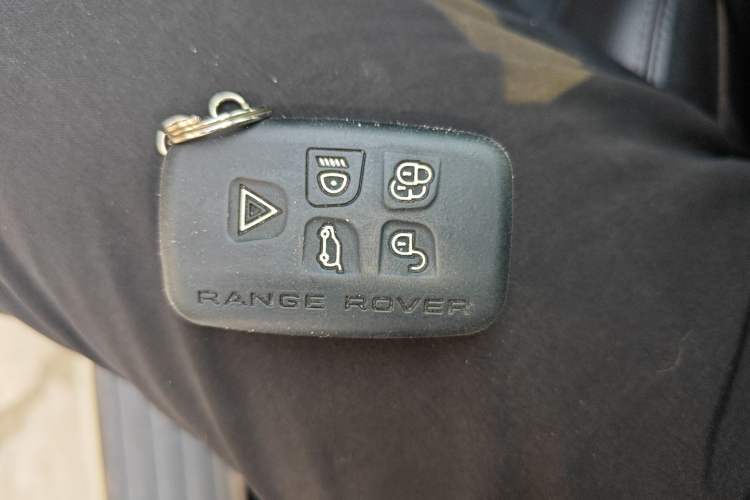 Used Land Rover Discovery 2016 3.0 SC Obsidian Black Heritage Edition SE