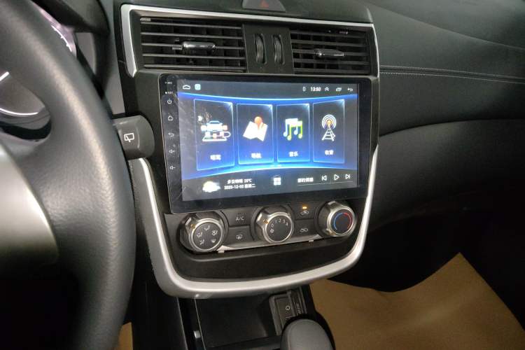 Used Nissan Tiida 2016 1.6L CVT Cool Dynamic Edition
