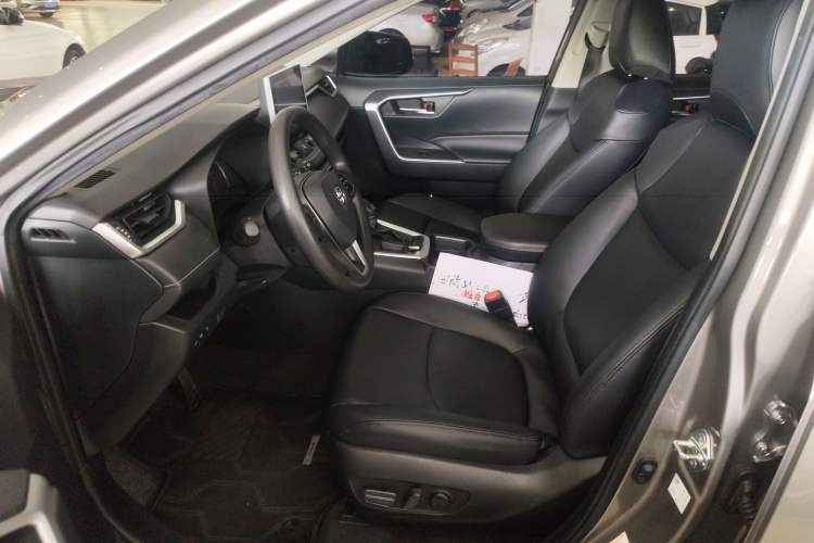 Used Toyota RAV4 2021 2.0L CVT Two-Wheel Drive Fashion Edition