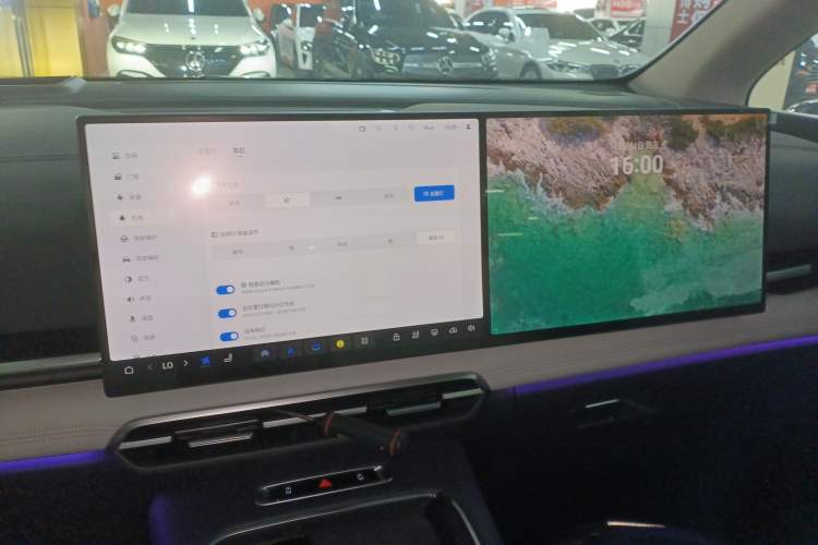 Used VOYAH Dream 2025 PHEV Four-Wheel Drive Prestige Kunpeng Edition
